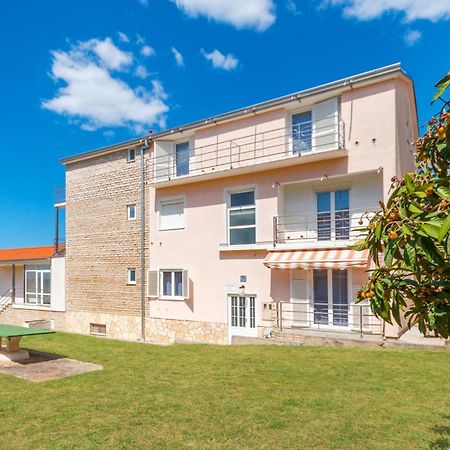 Awesome Apartment In Sveti Filip I Jakov W/ 1 Bedrooms Ngoại thất bức ảnh