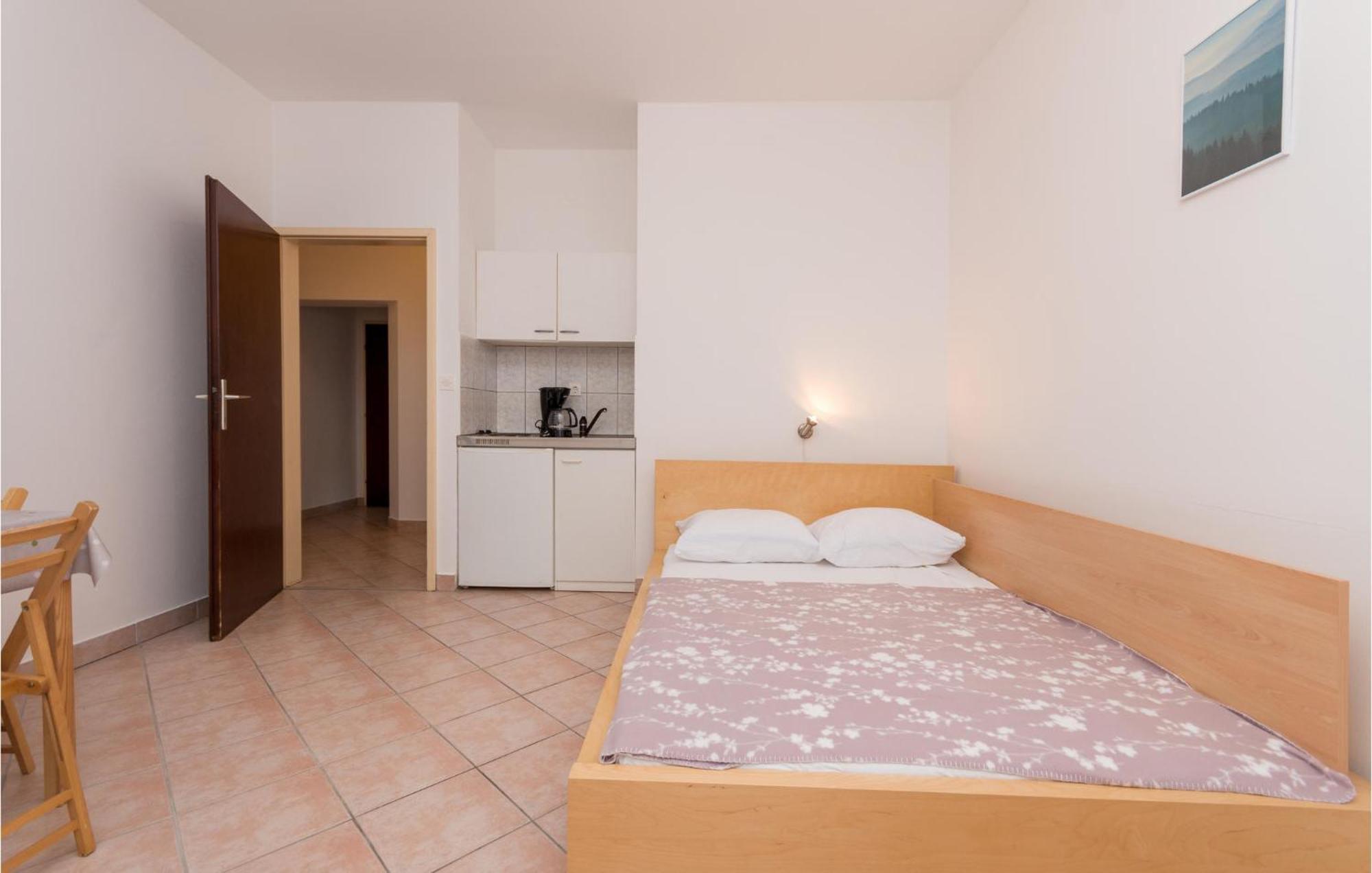Awesome Apartment In Sveti Filip I Jakov W/ 1 Bedrooms Ngoại thất bức ảnh