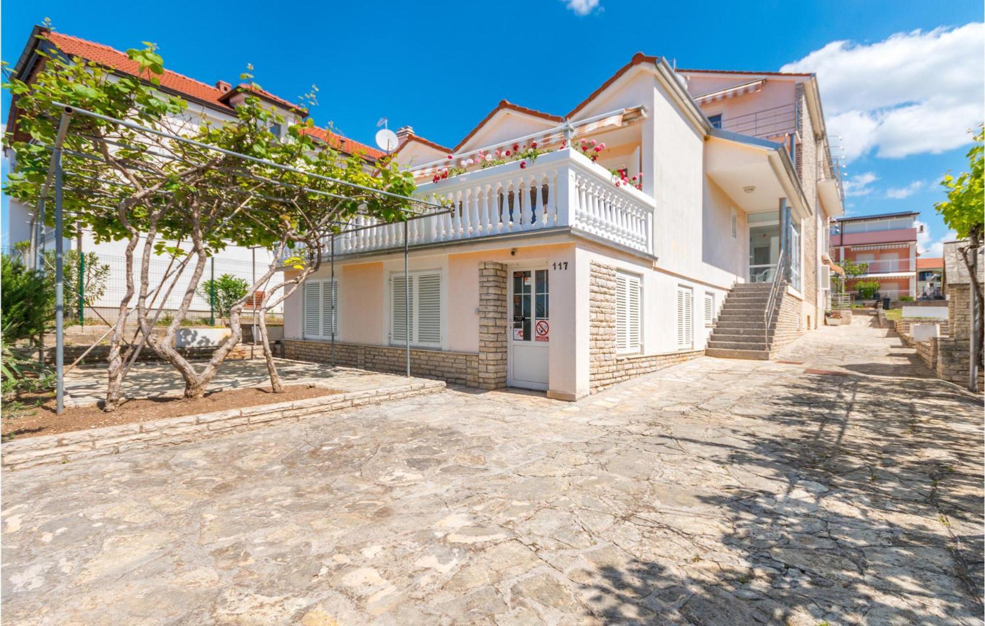 Awesome Apartment In Sveti Filip I Jakov W/ 1 Bedrooms Ngoại thất bức ảnh